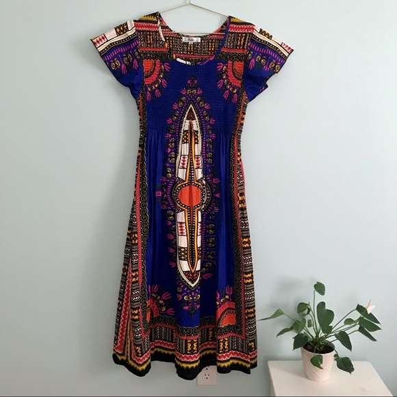 Bold Print Summer Maxi Dress with Shirred Bodice and Short Flutter Sleeves - Picture 2 of 8